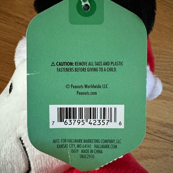 NWT Hallmark PEANUTS SNOOPY Stuffed Toy with Santa Hat and Coat - Picture 6 of 9